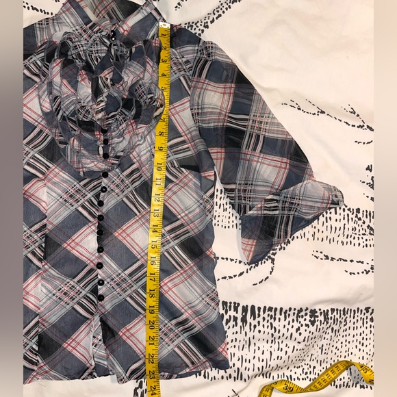 Classy Ruffled Vintage Style Blouse - Picture 7 of 8